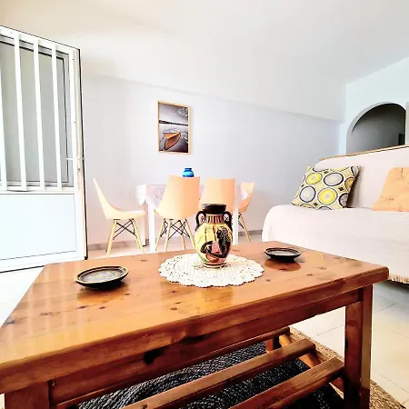 Apartment Dorothy's Seaview Haraki
